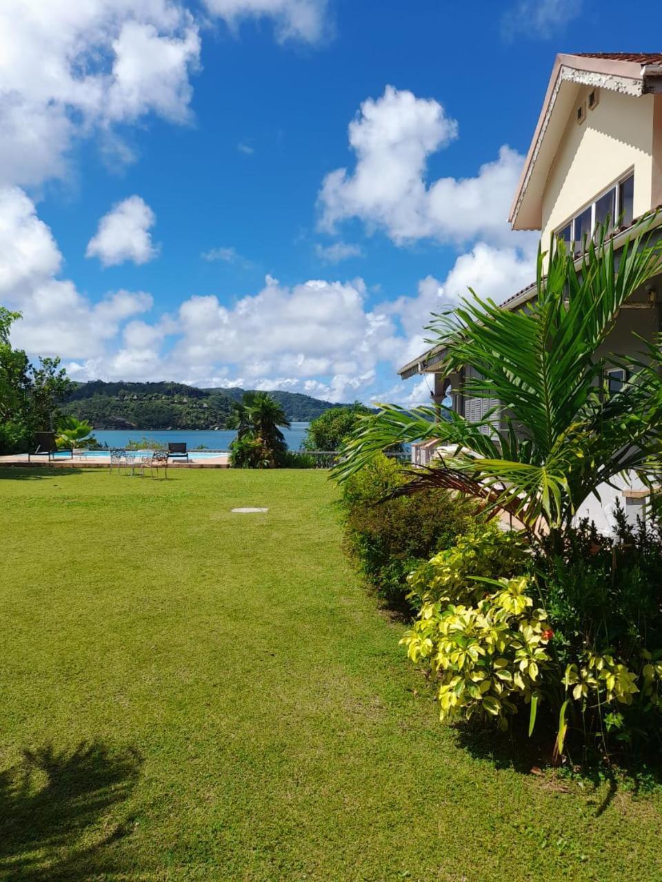 Bayview Villa -Sea Side Villa Anse Boileau Exterior photo