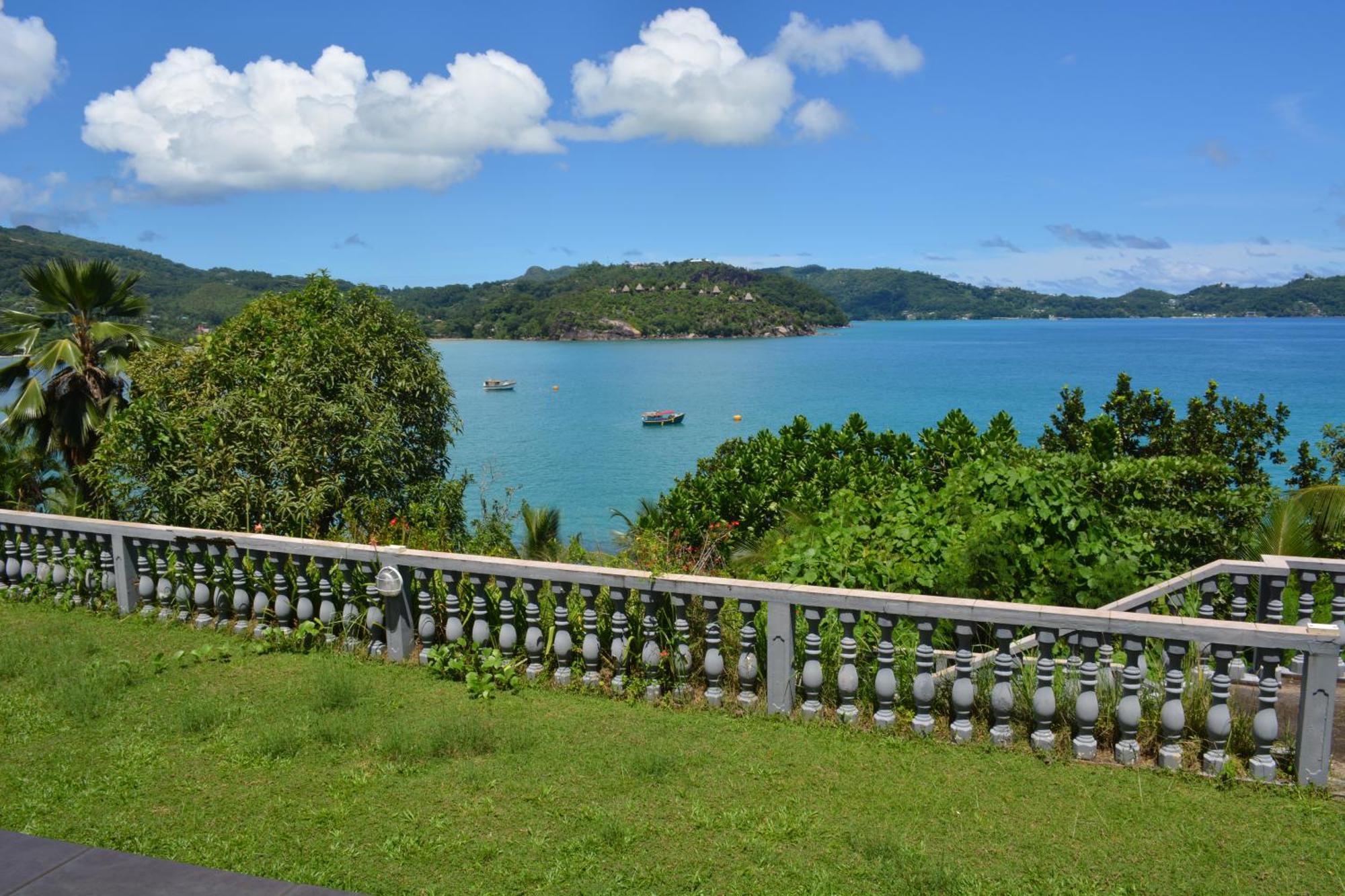 Bayview Villa -Sea Side Villa Anse Boileau Exterior photo