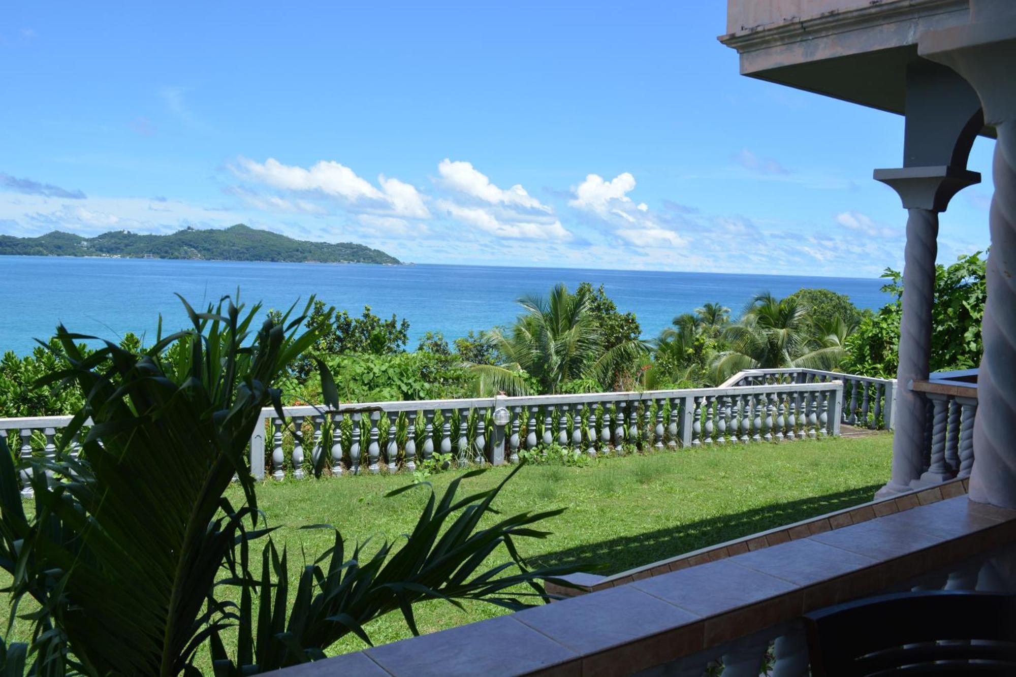 Bayview Villa -Sea Side Villa Anse Boileau Exterior photo