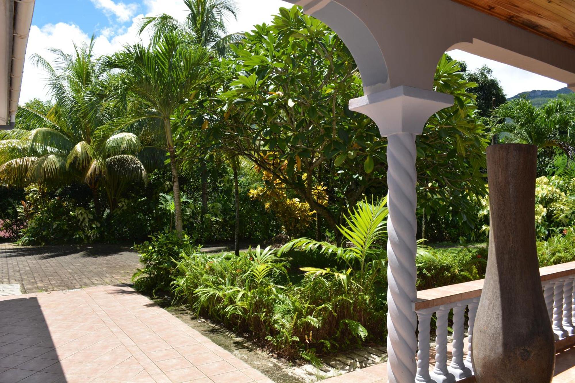Bayview Villa -Sea Side Villa Anse Boileau Exterior photo